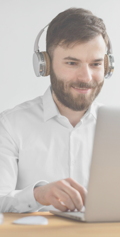 man answering queries using the laptop